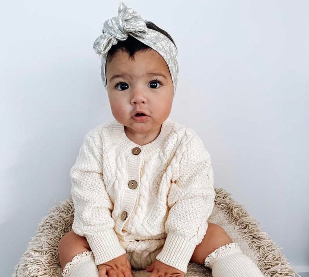 Little B's Baby Boutique cream cardigan set - size 0 image 1