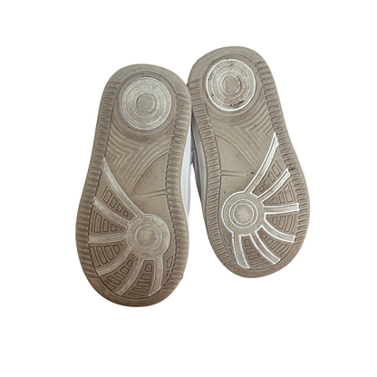H+M white/beige trainers - size EU20/21 (12-18 months) image 4