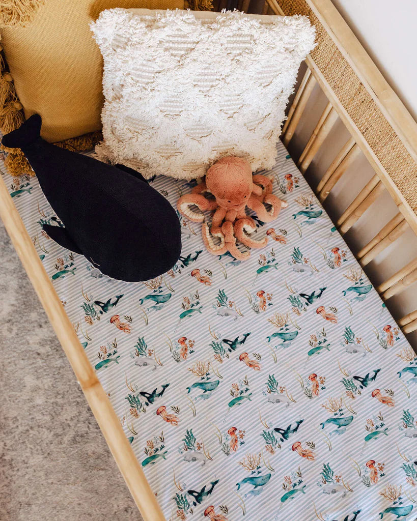 Snuggle Hunny organic fitted cot sheet  - whale image 2