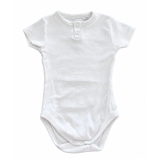 Snuggle Hunny Milk Short Sleeve Bodysuit - size 1