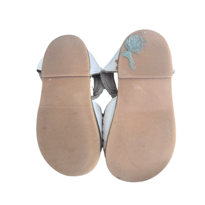 Mil and Co Boutique white leather sandals - size EU 22/UK 5 image 4