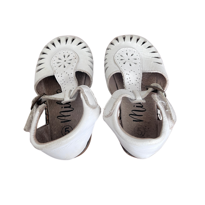 Mil and Co Boutique white leather sandals - size EU 22/UK 5 image 2
