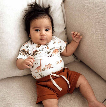 Snuggle Hunny biscuit organic shorts - size 000 image 2