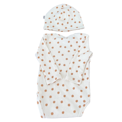 Bonds Sunny Date Pointelle Bodysuit & Hat - size 000