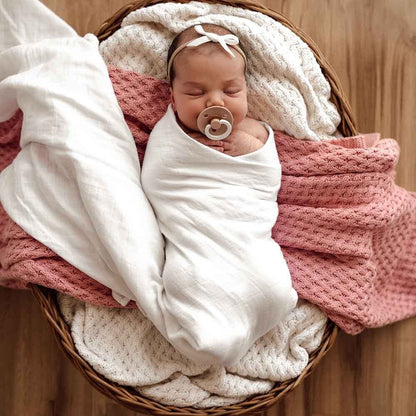 Snuggle Hunny milk organic muslin wrap image 4