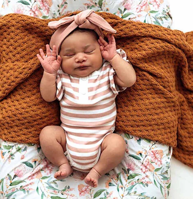 Snuggle Hunny rose milk stripe short sleeve organic bodysuit - size 0000 image 3