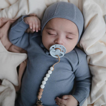 Mushie ribbed baby bonnet - size 000 image 1